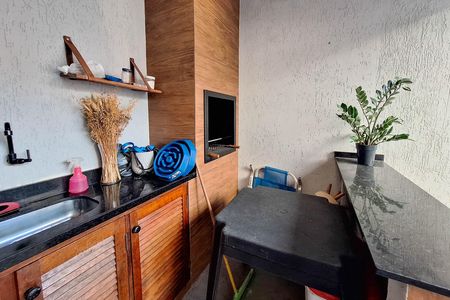 Casa para alugar com 101m², 2 quartos e 1 vaga Casa para alugar com 101m², 2 quartos e 1 vagaQuintal