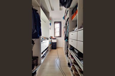 Casa para alugar com 101m², 2 quartos e 1 vaga Casa para alugar com 101m², 2 quartos e 1 vagaCloset do quarto 2
