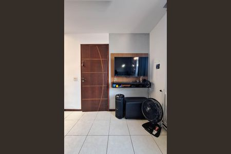 Sala de casa para alugar com 2 quartos, 101m² em Maria Paula, São Gonçalo