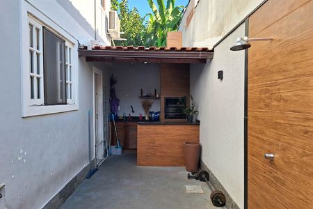 Casa para alugar com 101m², 2 quartos e 1 vaga Casa para alugar com 101m², 2 quartos e 1 vagaQuintal