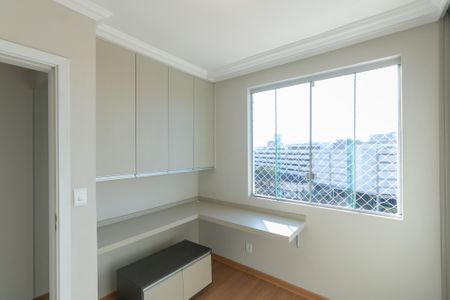 Apartamento para alugar com 70m², 3 quartos e 1 vaga