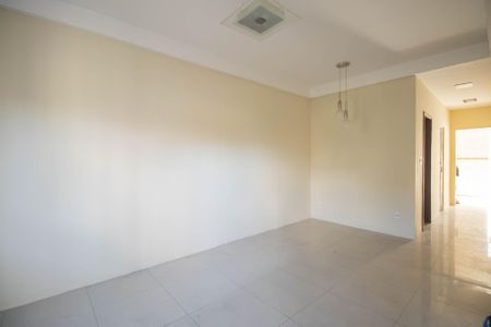 Sala de casa para alugar com 2 quartos, 110m² em Covanca, São Gonçalo