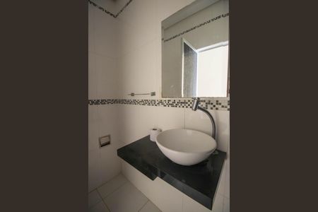 Casa para alugar com 110m², 2 quartos e 1 vaga Casa para alugar com 110m², 2 quartos e 1 vagaBanheiro
