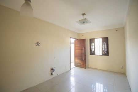 Sala de casa para alugar com 2 quartos, 110m² em Covanca, São Gonçalo