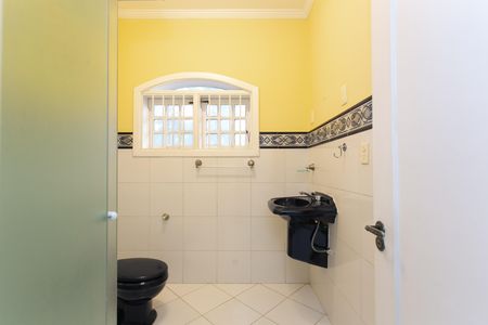 Casa para alugar com 150m², 3 quartos e 2 vagas Casa para alugar com 150m², 3 quartos e 2 vagasBanheiro Social