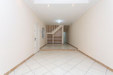 Casa para alugar com 150m², 3 quartos e 2 vagas Casa para alugar com 150m², 3 quartos e 2 vagasSala