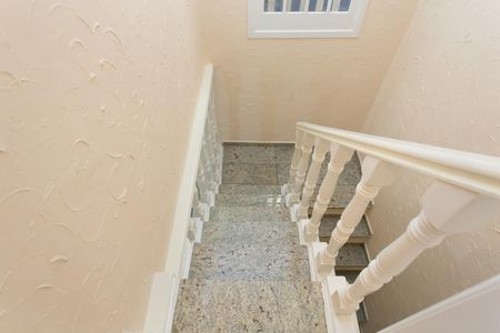 Casa para alugar com 150m², 3 quartos e 2 vagas Casa para alugar com 150m², 3 quartos e 2 vagasEscada