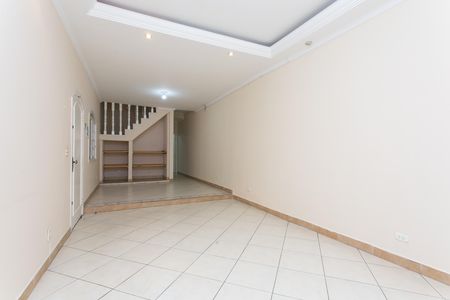Casa para alugar com 150m², 3 quartos e 2 vagas Casa para alugar com 150m², 3 quartos e 2 vagasSala