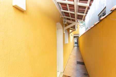 Casa para alugar com 150m², 3 quartos e 2 vagas Casa para alugar com 150m², 3 quartos e 2 vagasCorredor Externo