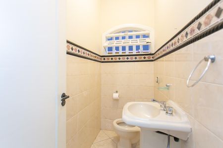 Casa para alugar com 150m², 3 quartos e 2 vagas Casa para alugar com 150m², 3 quartos e 2 vagasLavabo
