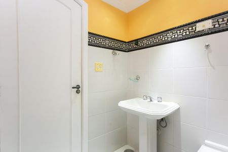 Casa para alugar com 150m², 3 quartos e 2 vagas Casa para alugar com 150m², 3 quartos e 2 vagasBanheiro da Suíte