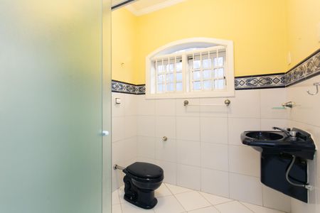 Casa para alugar com 150m², 3 quartos e 2 vagas Casa para alugar com 150m², 3 quartos e 2 vagasBanheiro Social