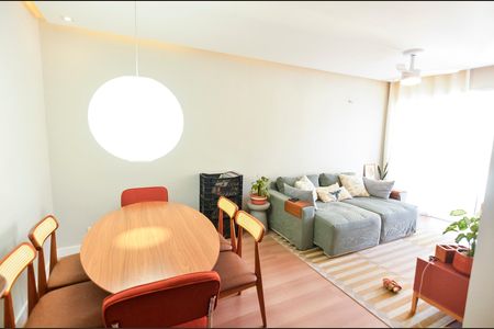 Apartamento para alugar com 75m², 2 quartos e 1 vaga Apartamento para alugar com 75m², 2 quartos e 1 vagaSala