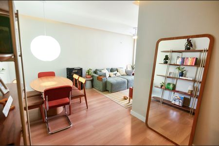 Apartamento para alugar com 75m², 2 quartos e 1 vaga Apartamento para alugar com 75m², 2 quartos e 1 vagaSala