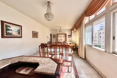 Apartamento à venda com 140m², 3 quartos e 1 vaga Apartamento à venda com 140m², 3 quartos e 1 vagaSala