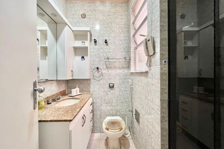 Apartamento à venda com 140m², 3 quartos e 1 vaga Apartamento à venda com 140m², 3 quartos e 1 vagaBanheiro social
