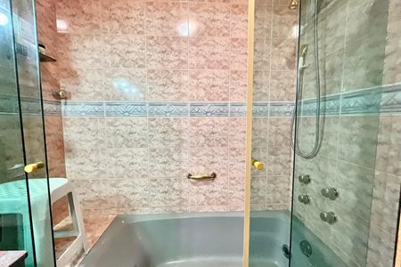 Apartamento à venda com 140m², 3 quartos e 1 vaga Apartamento à venda com 140m², 3 quartos e 1 vagaBanheiro da Suíte
