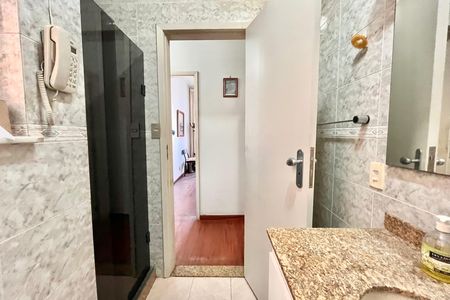 Apartamento à venda com 140m², 3 quartos e 1 vaga Apartamento à venda com 140m², 3 quartos e 1 vagaBanheiro social