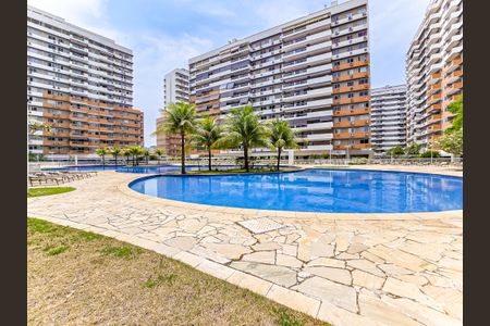 Apartamento à venda com 79m², 3 quartos e 2 vagas Apartamento à venda com 79m², 3 quartos e 2 vagasÁrea comum - Piscina