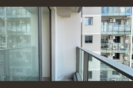 Studio à venda com 33m², 0 quarto e sem vaga Studio à venda com 33m², 0 quarto e sem vagaVaranda