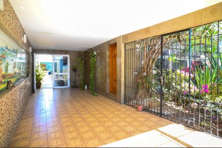 Casa para alugar com 350m², 4 quartos e 12 vagas Casa para alugar com 350m², 4 quartos e 12 vagasGaragem