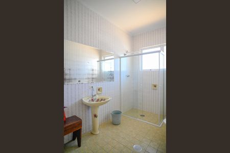 Casa para alugar com 350m², 4 quartos e 12 vagas Casa para alugar com 350m², 4 quartos e 12 vagasBanheiro Social