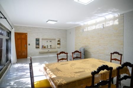Casa para alugar com 350m², 4 quartos e 12 vagas Casa para alugar com 350m², 4 quartos e 12 vagasSala