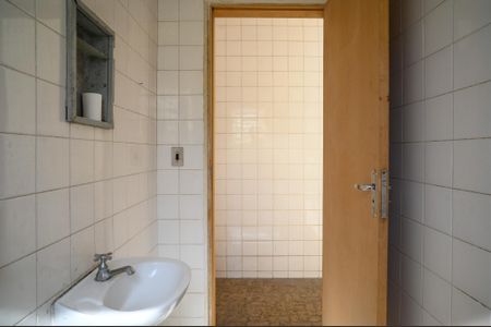 Casa para alugar com 350m², 4 quartos e 12 vagas Casa para alugar com 350m², 4 quartos e 12 vagasBanheiro de Serviço