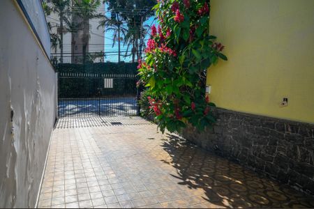 Casa para alugar com 350m², 4 quartos e 12 vagas Casa para alugar com 350m², 4 quartos e 12 vagasGaragem