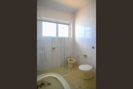 Casa para alugar com 350m², 4 quartos e 12 vagas Casa para alugar com 350m², 4 quartos e 12 vagasBanheiro Social