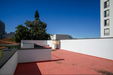 Casa para alugar com 350m², 4 quartos e 12 vagas Casa para alugar com 350m², 4 quartos e 12 vagasTerraço