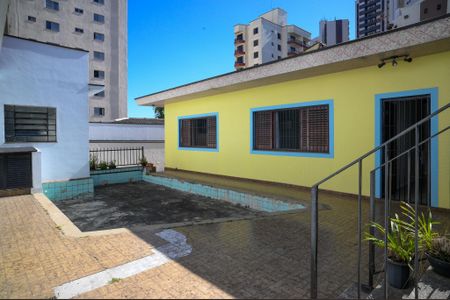 Casa para alugar com 350m², 4 quartos e 12 vagas Casa para alugar com 350m², 4 quartos e 12 vagasQuintal