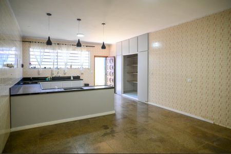 Casa para alugar com 350m², 4 quartos e 12 vagas Casa para alugar com 350m², 4 quartos e 12 vagasCozinha