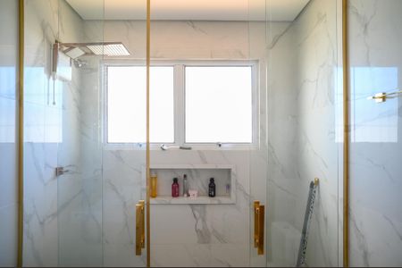 Casa para alugar com 350m², 4 quartos e 12 vagas Casa para alugar com 350m², 4 quartos e 12 vagasBanheiro Quarto 1 - Suite