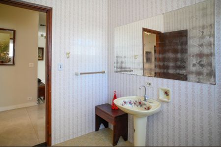 Casa para alugar com 350m², 4 quartos e 12 vagas Casa para alugar com 350m², 4 quartos e 12 vagasBanheiro Social