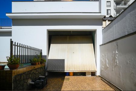 Casa para alugar com 350m², 4 quartos e 12 vagas Casa para alugar com 350m², 4 quartos e 12 vagasGaragem