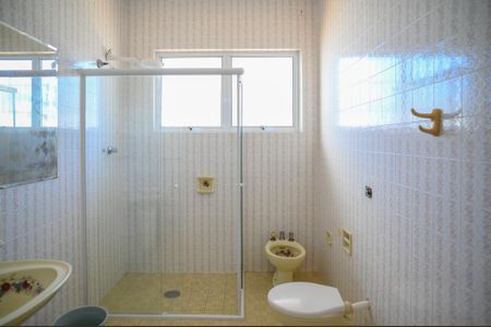 Casa para alugar com 350m², 4 quartos e 12 vagas Casa para alugar com 350m², 4 quartos e 12 vagasBanheiro Social