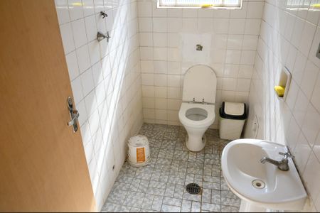 Casa para alugar com 350m², 4 quartos e 12 vagas Casa para alugar com 350m², 4 quartos e 12 vagasBanheiro de Serviço
