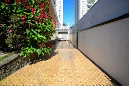 Casa para alugar com 350m², 4 quartos e 12 vagas Casa para alugar com 350m², 4 quartos e 12 vagasGaragem
