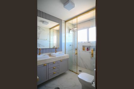 Casa para alugar com 350m², 4 quartos e 12 vagas Casa para alugar com 350m², 4 quartos e 12 vagasBanheiro Quarto 1 - Suite
