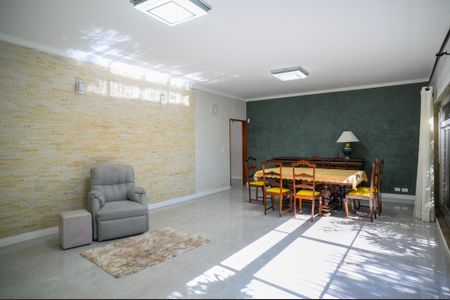 Casa para alugar com 350m², 4 quartos e 12 vagas Casa para alugar com 350m², 4 quartos e 12 vagasSala