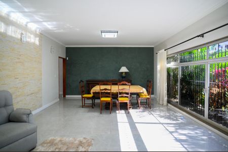 Sala de casa para alugar com 4 quartos, 350m² em Vila Santo Estefano, São Paulo