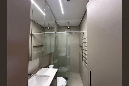 Apartamento para alugar com 75m², 2 quartos e 2 vagas Apartamento para alugar com 75m², 2 quartos e 2 vagasBanheiro da Suíte 2