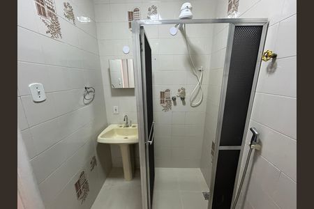 Apartamento para alugar com 65m², 2 quartos e sem vagaBanheiro