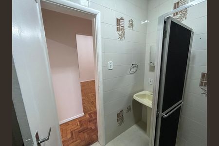 Apartamento para alugar com 65m², 2 quartos e sem vagaBanheiro