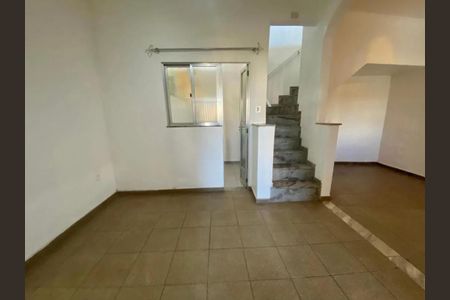 Casa para alugar com 90m², 4 quartos e 1 vaga Casa para alugar com 90m², 4 quartos e 1 vagaSala