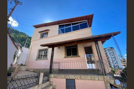 Casa para alugar com 90m², 4 quartos e 1 vaga Casa para alugar com 90m², 4 quartos e 1 vagaFachada