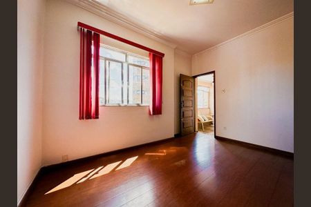 Casa para alugar com 90m², 4 quartos e 1 vaga