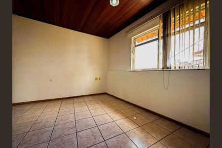 Casa para alugar com 90m², 4 quartos e 1 vaga