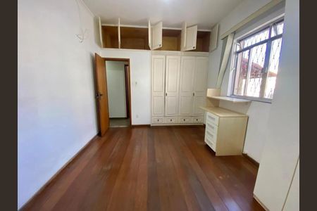 Casa para alugar com 90m², 4 quartos e 1 vaga